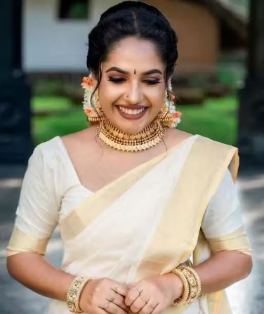Kasavu Cotton Blend White Saree With Blouse
