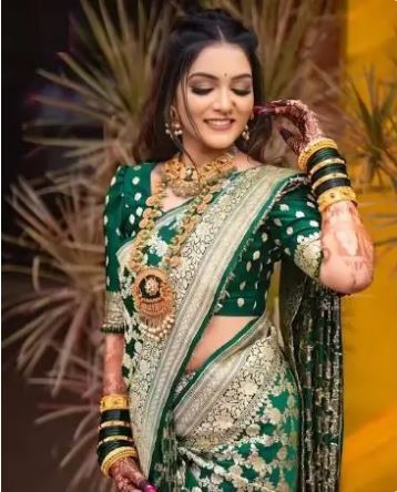 Green Jacquard Saree with Golden Zari Work & Blouse – Bridal & Wedding Wear (5.5 m + 0.8 m)